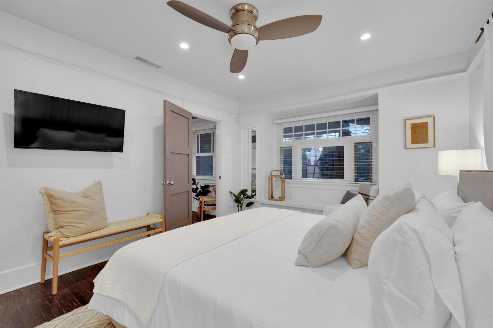 Casa Clandestino - Heated Pool Near Dining & Shops